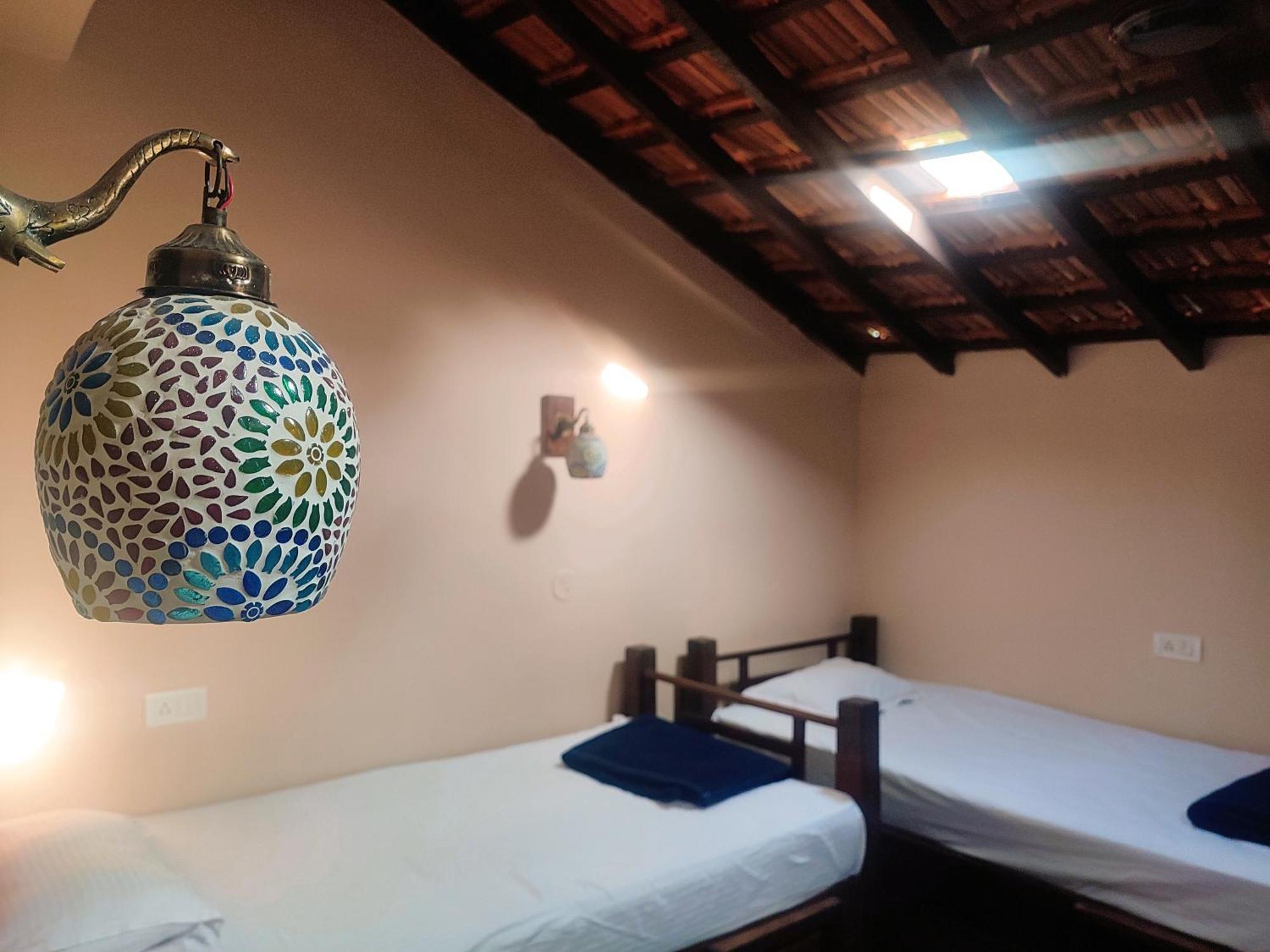 The Funky Monkey Hostel Anjuna Luaran gambar